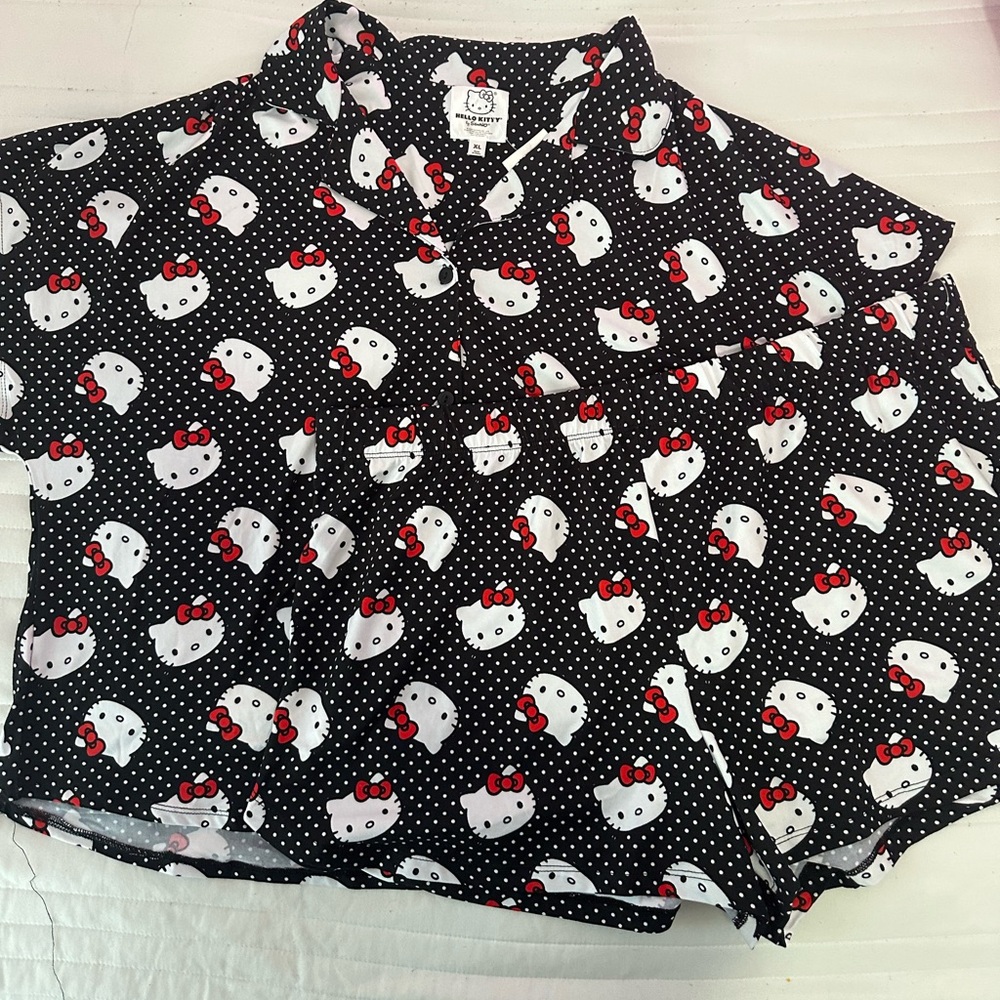 Hello Kitty black shorts pajama set. Brand new with tags. Size women's XL